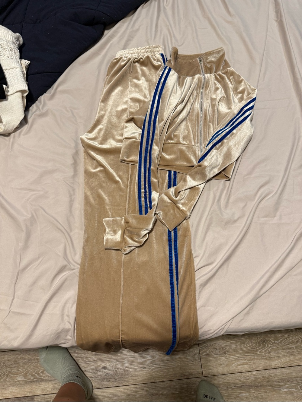 Velvet Track set with Blue Stripe - Beige